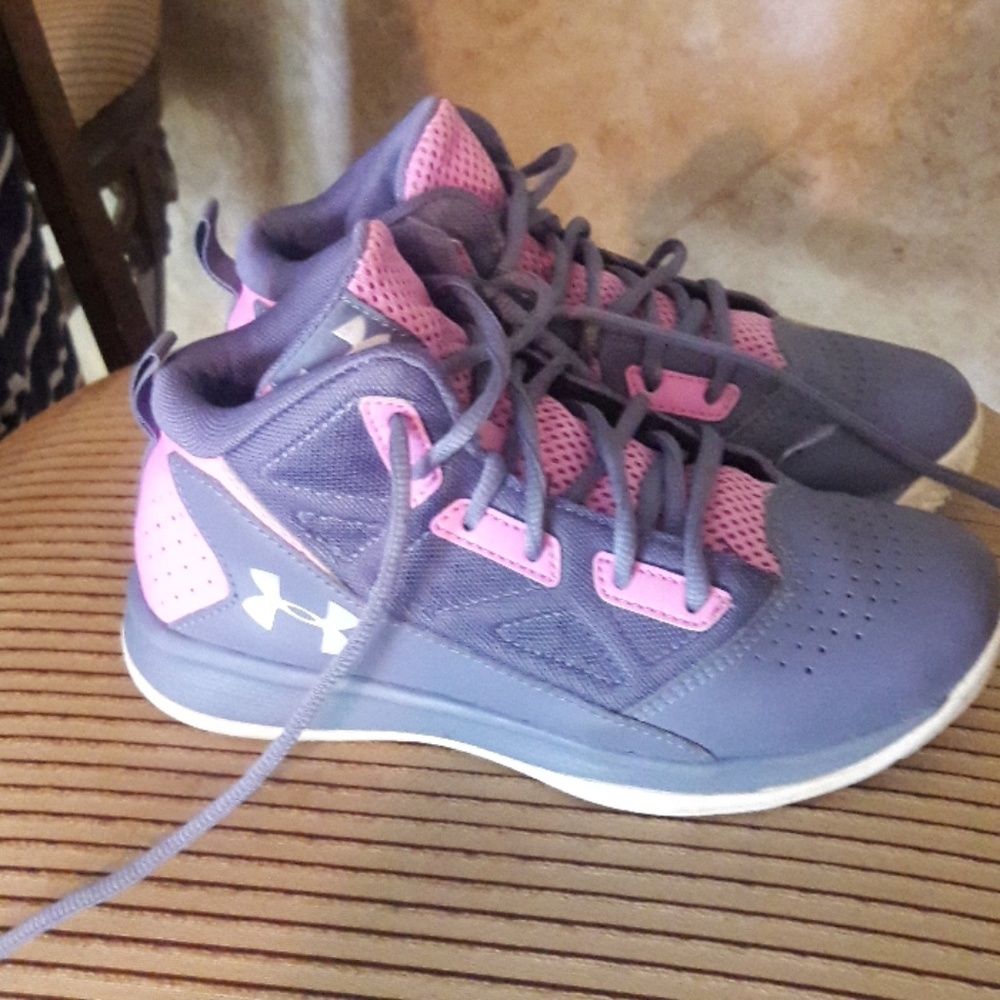 Girls Size 2Y Under Armour shoes